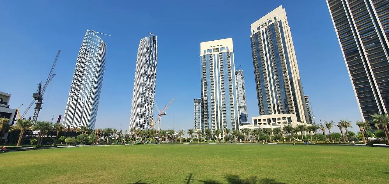 Svizona Premium 2 Bed I Panoramic Creek Views Apartment Dubai