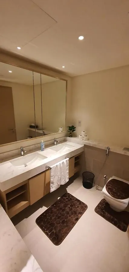 Svizona Premium 2 Bed I Panoramic Creek Views Daire Dubai